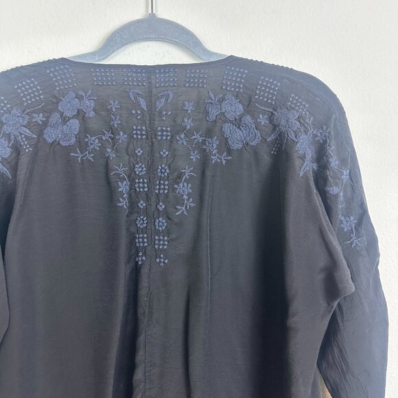 Johnny Was Black and Blue Floral Embroidered Blouse XS Boho Peasant Whismygoth D - Picture 7 of 7